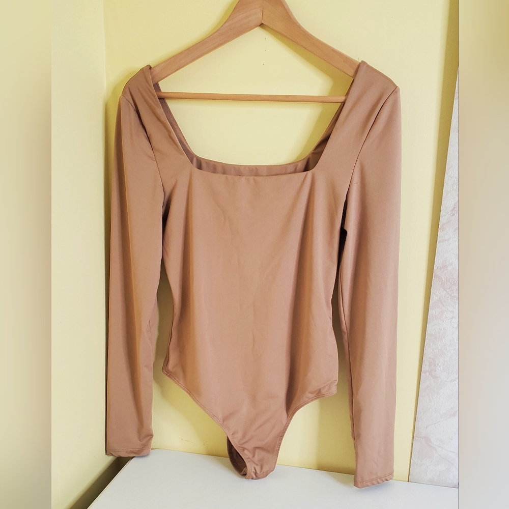 SWS CONTOUR SIZE L NUDE LONG SLEEVES BODYSUIT STRETCH